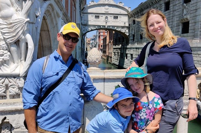 Venice Sightseeing Walking Tour for Kids and Families - Rialto Bridge Finish and Market Pulse: Photos, Narrow Lanes, and Local Life