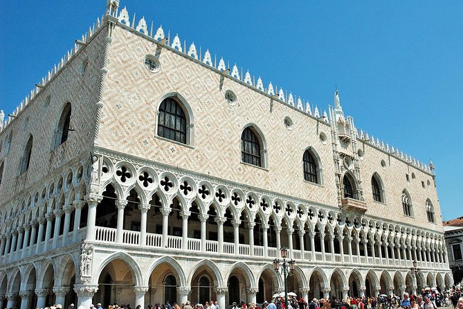 Venice Small Group Walking Tour of Most-Famous Sites &Attractions - Ponte di Rialto: The 20-Minute Bridge Everyone Wants a Photo Of