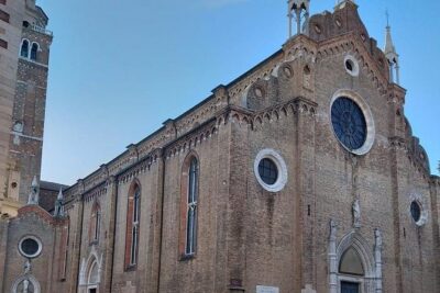 Venice Small Group Walking Tour of Most-Famous Sites &Attractions - Basilica dei Santi Giovanni e Paolo: Monuments, Meaning, and Likely Outside Viewing