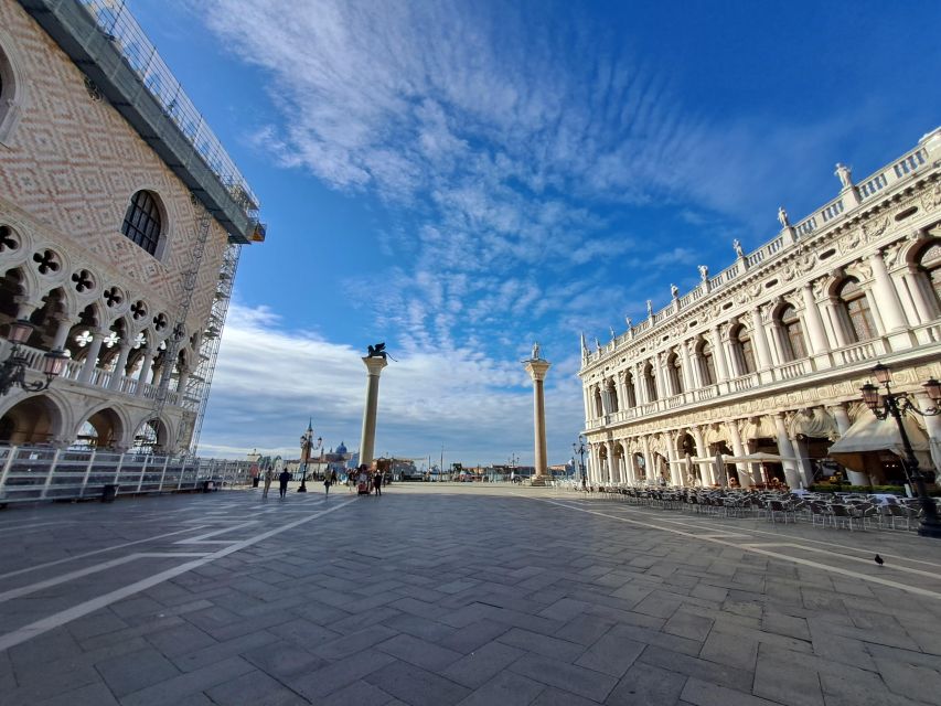 Venice: St. Mark’s Basilica Ticket with Host and Audioguide - Audioguide expectations: languages, headphones, and the time squeeze
