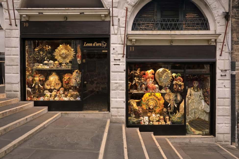 Venice: St. Mark's, Doges Palace, Rialto, and Gondola Tour - Inside St. Mark’s Basilica: what the guide helps you notice