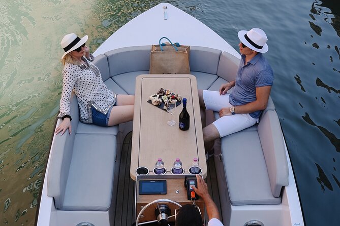Venice: The Hidden Canals on an Electric Boat - Boarding at Fondamenta Ognisanti: The One Logistics Detail That Can Make or Break It