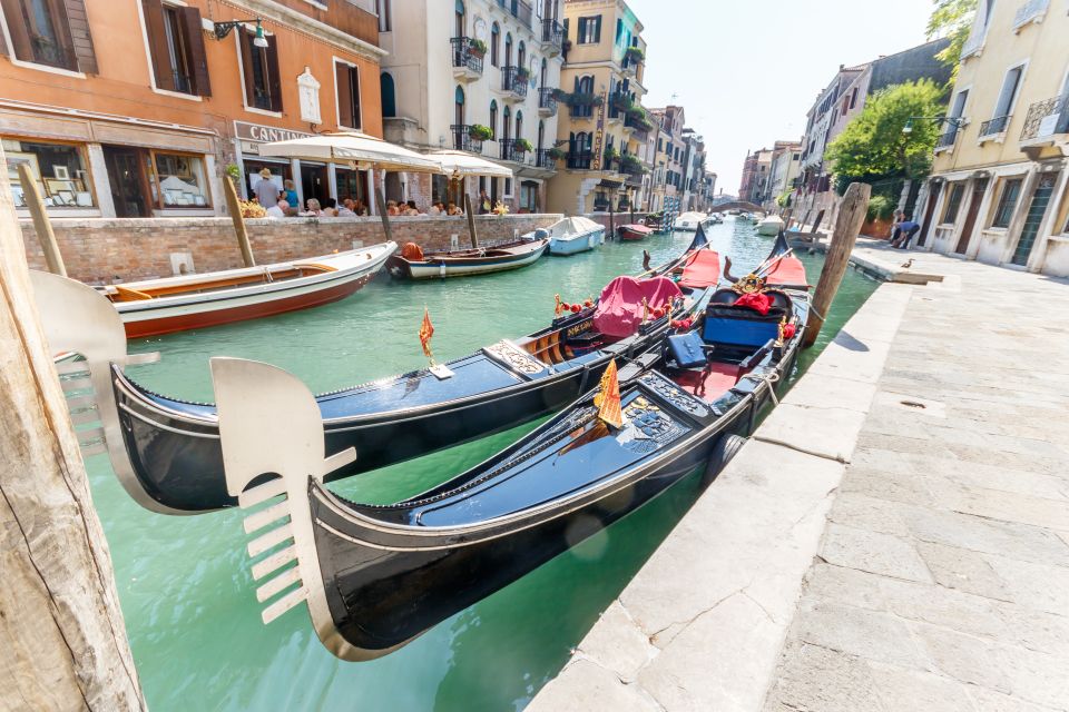 Venice: Traditional Shared Gondola Ride - Why a Shared Gondola Ride Beats a Private Splurge
