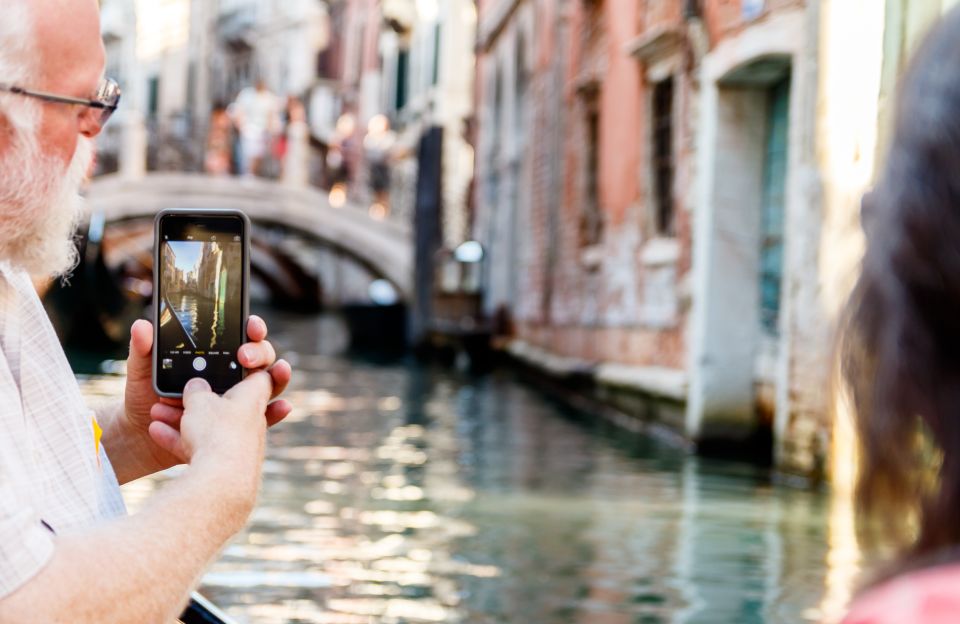 Venice: Traditional Shared Gondola Ride - Photo Opportunities That Actually Work From the Boat