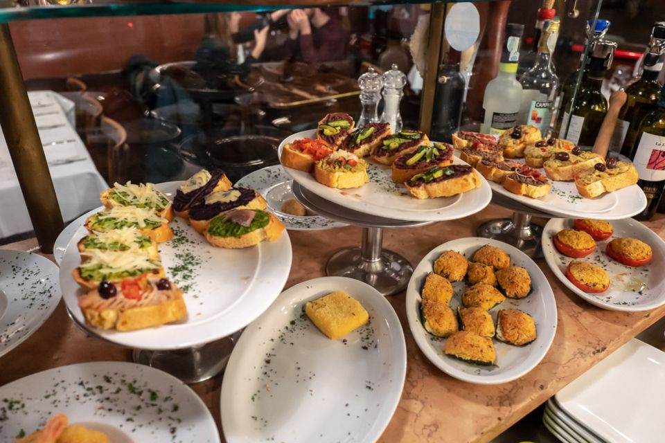 Venice: Venetian Style Carnival Pub Crawl - Key things to know before you go