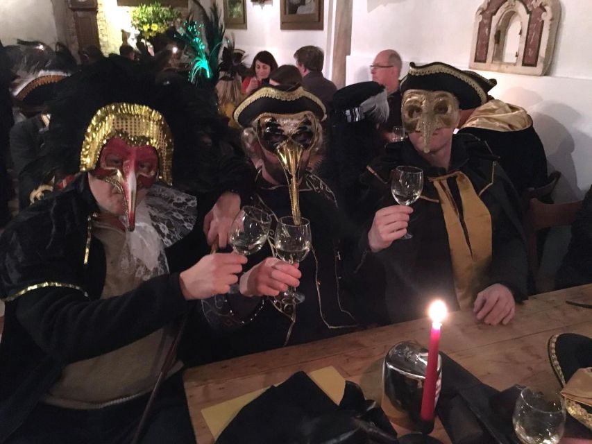 Venice: Venetian Style Carnival Pub Crawl - Stop to stop: what happens at each bacaro