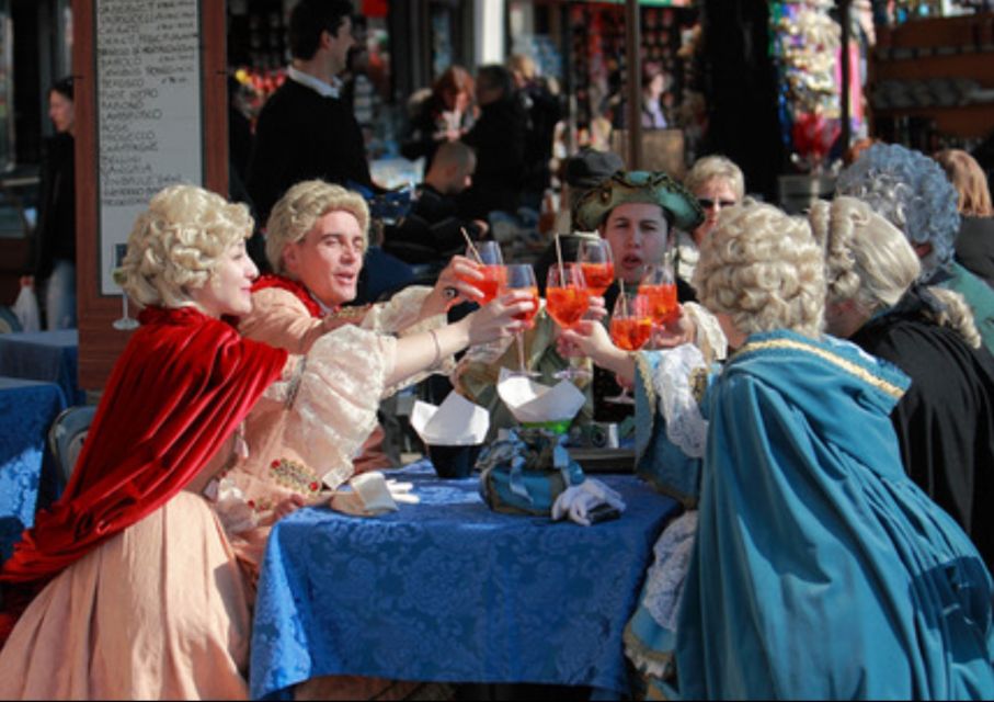 Venice: Venetian Style Carnival Pub Crawl - Value for money: who this tour suits best