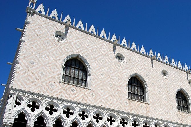 Venice Walking Tour plus Skip the Lines Doge's Palace and St Mark's Basilica Tours - Skip-the-Line Tickets: Big Benefit, Small Caveats