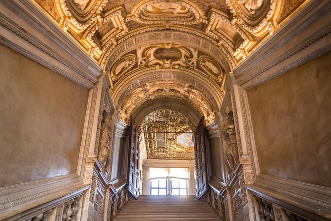Venice: Winter Pass Top Attractions & City Walking Tour - Stop 1: Palazzo delle Prigioni Nuove (the prison that connects to the palace)